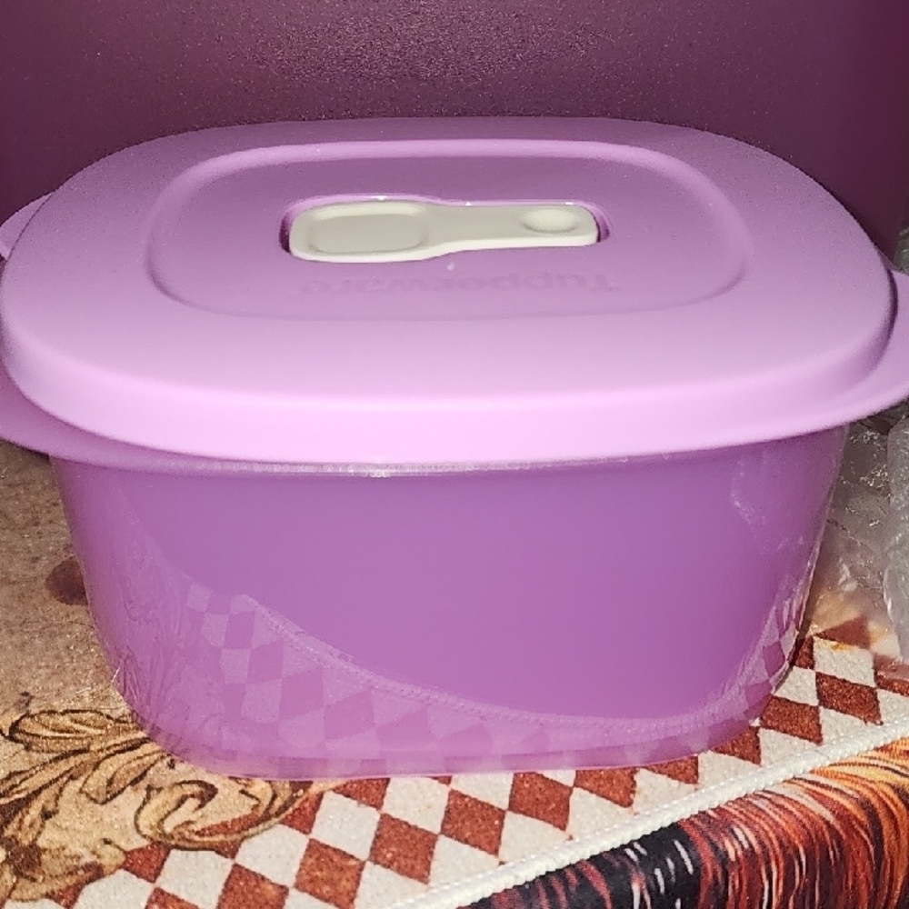 Tupperware Purple Storage Container with Easy-Grip Lid